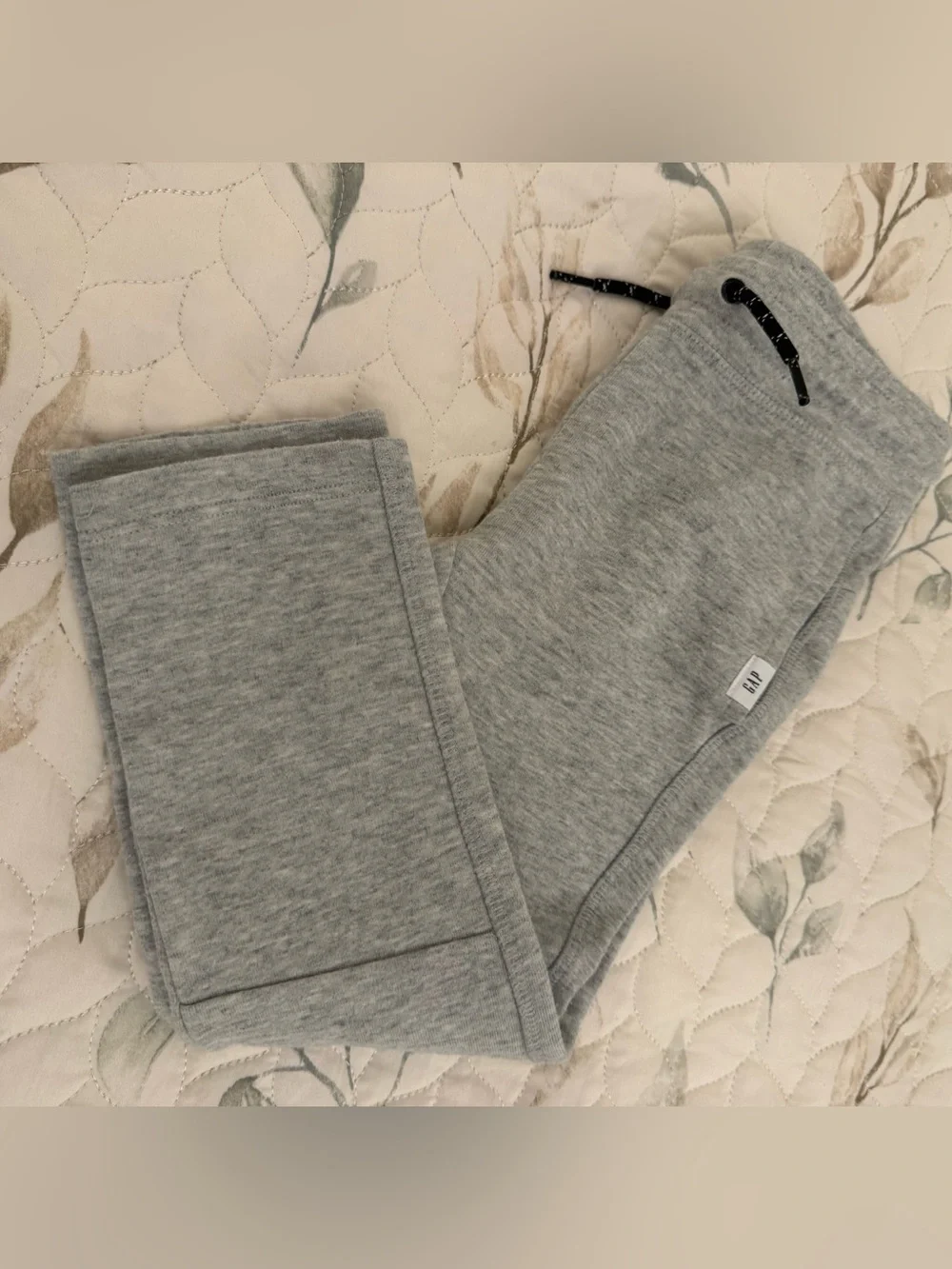 GAP  toddler boy size 4 years Light Gray Drawstring Sweatpants